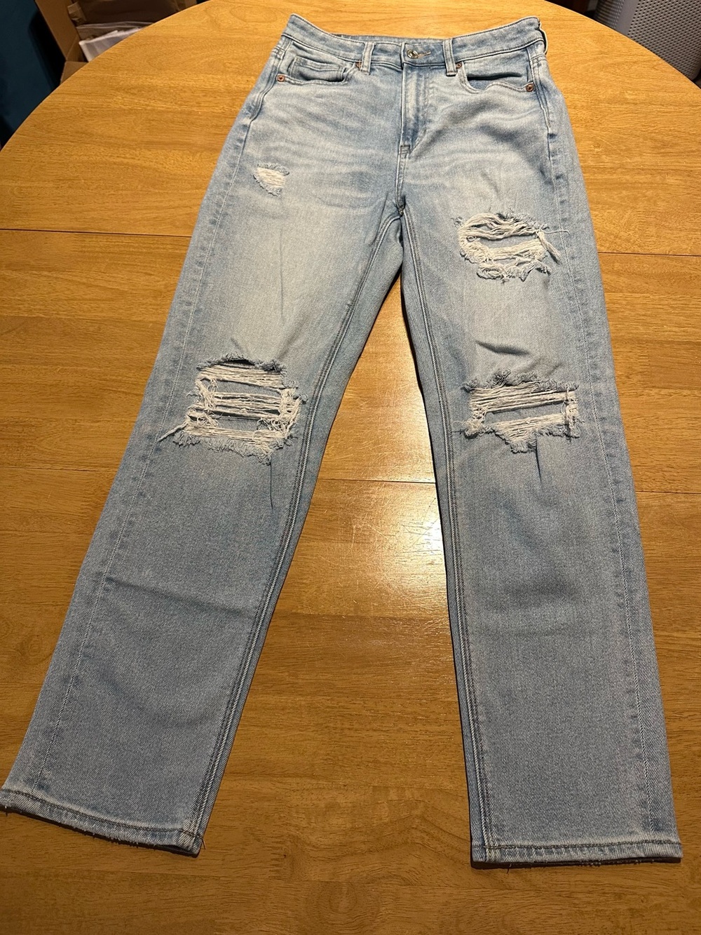 American Eagle Size 4 Light Blue Stretch Distressed Mom Straight Leg Jeans